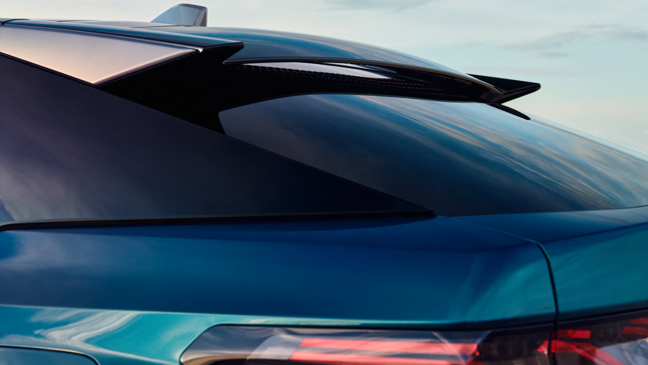Rear spoiler view of the Peugeot 3008