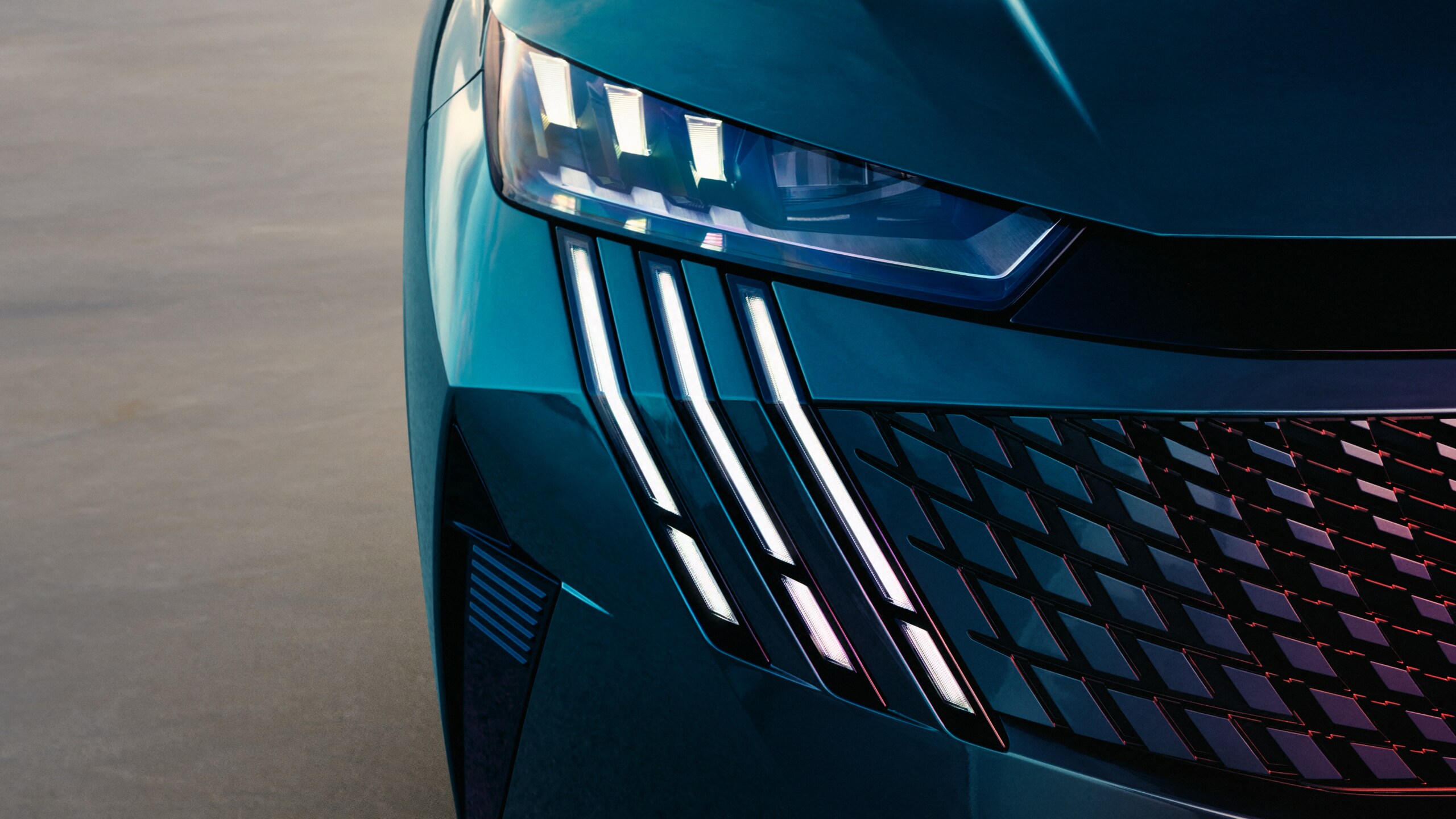 Close up of the front light on the Peugeot 3008